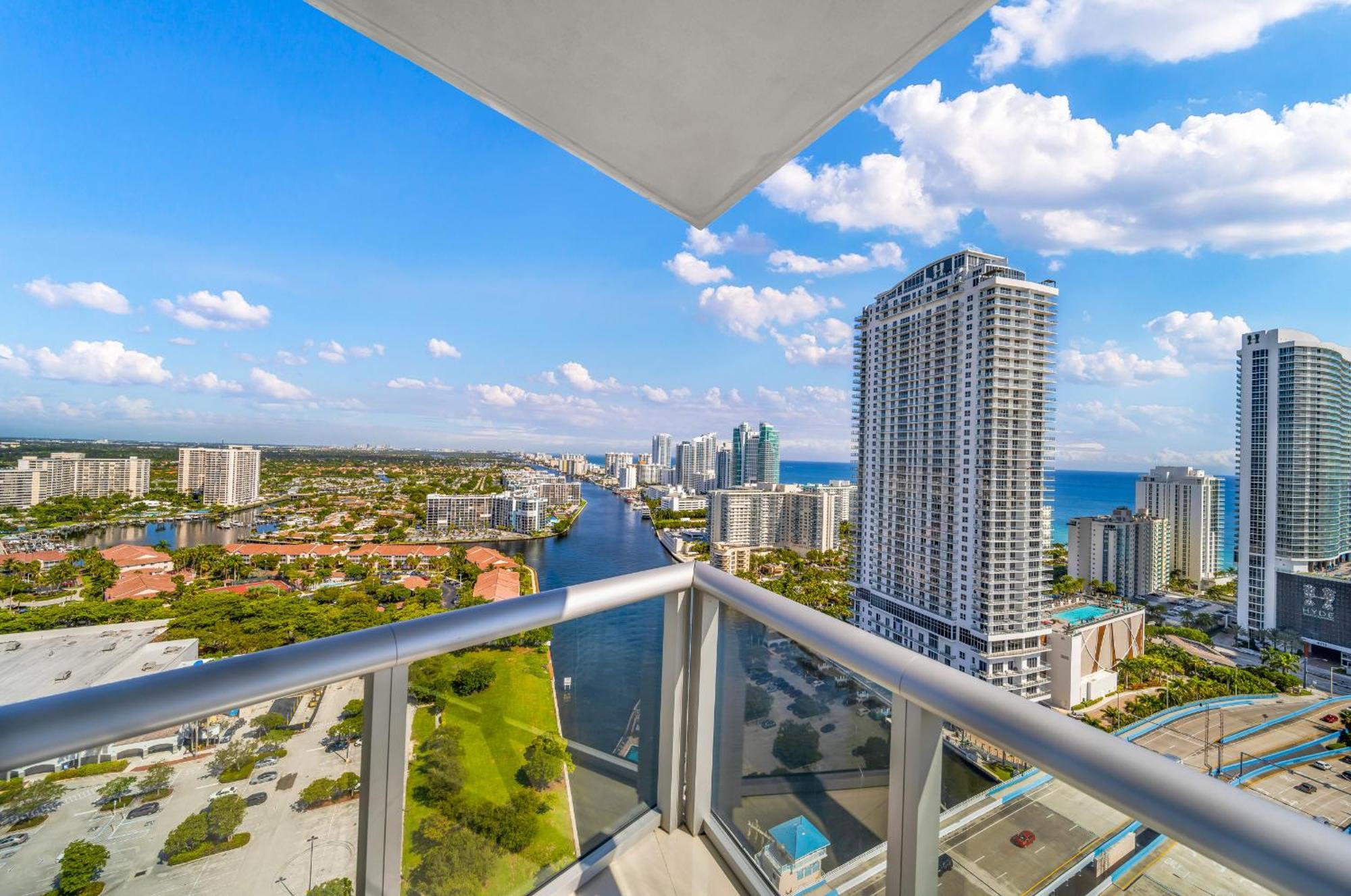 Resort-Style Living With Direct Ocean Views - 3Br Beauty Plaja Hallandale Exterior foto