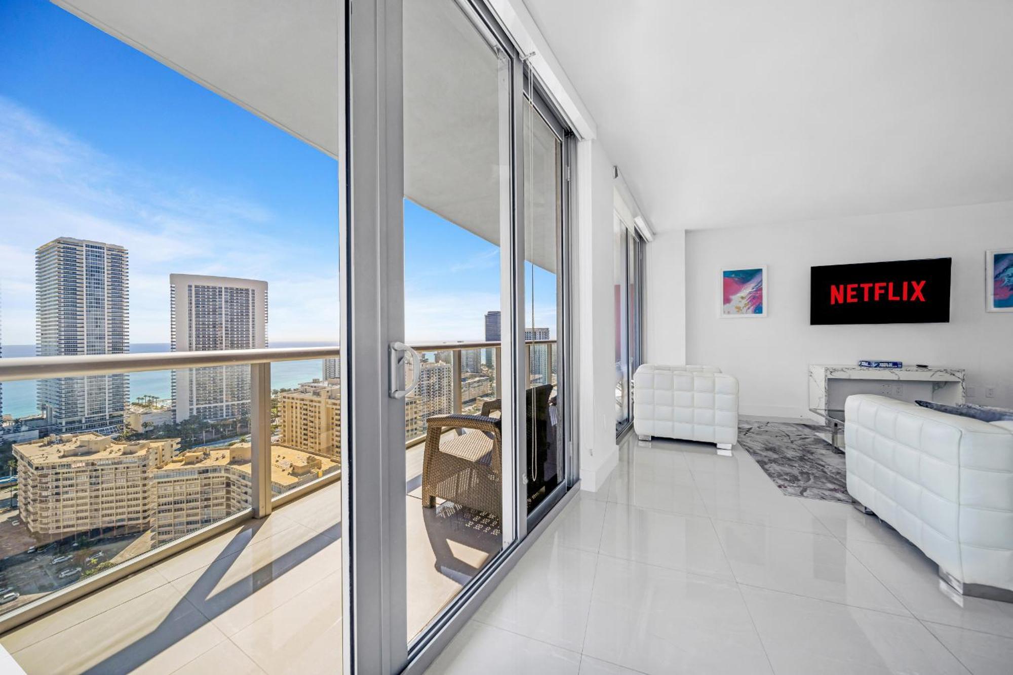Resort-Style Living With Direct Ocean Views - 3Br Beauty Plaja Hallandale Exterior foto