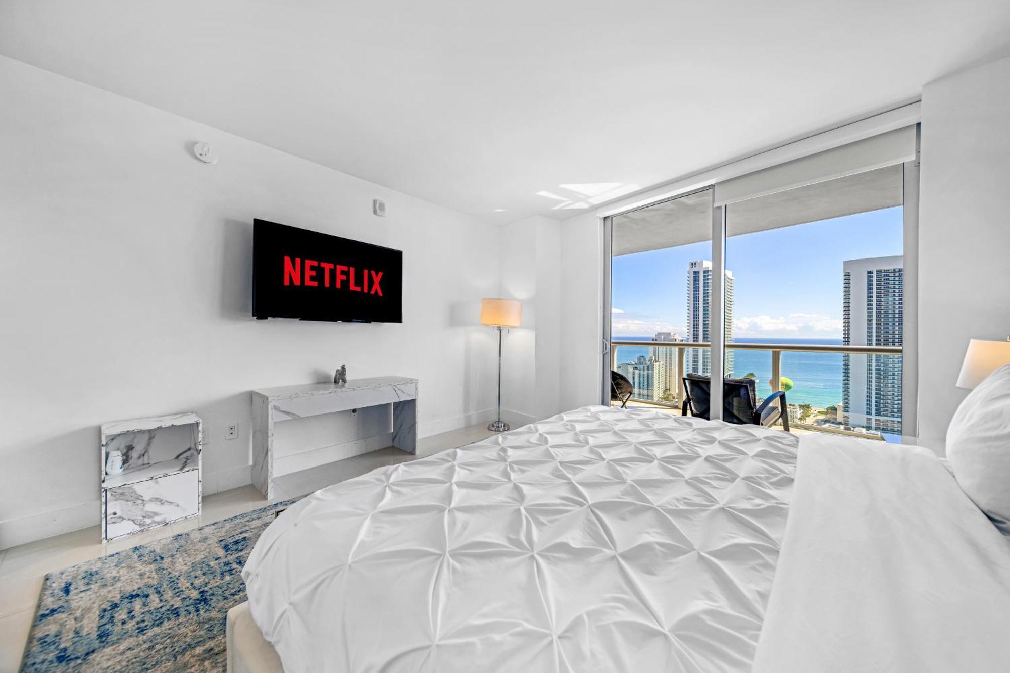 Resort-Style Living With Direct Ocean Views - 3Br Beauty Plaja Hallandale Exterior foto