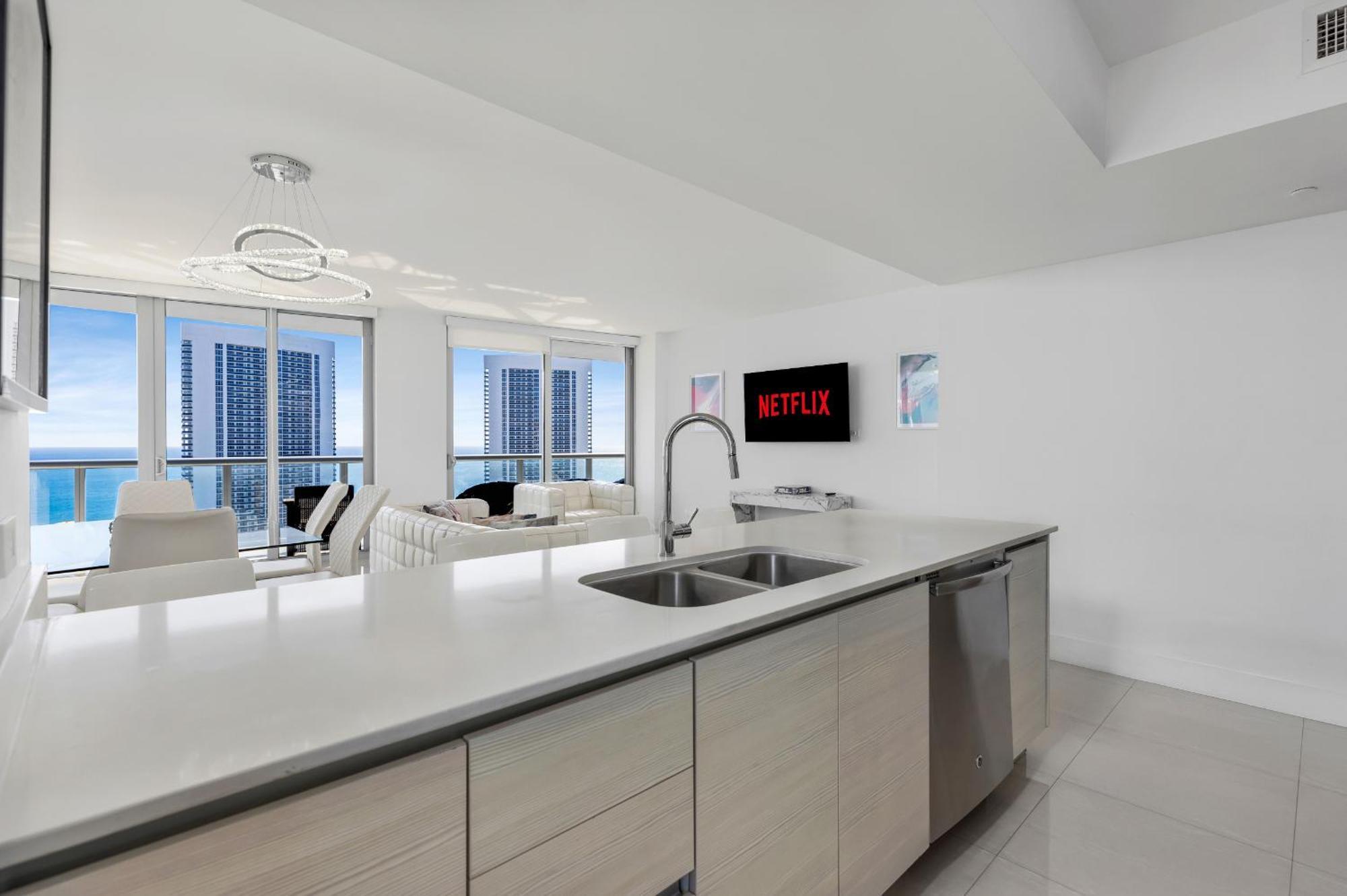 Resort-Style Living With Direct Ocean Views - 3Br Beauty Plaja Hallandale Exterior foto