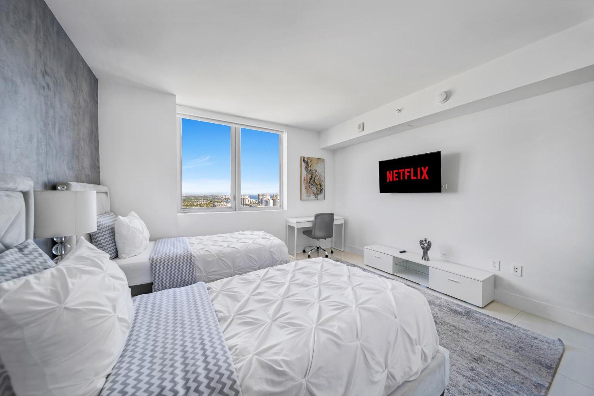 Resort-Style Living With Direct Ocean Views - 3Br Beauty Plaja Hallandale Exterior foto