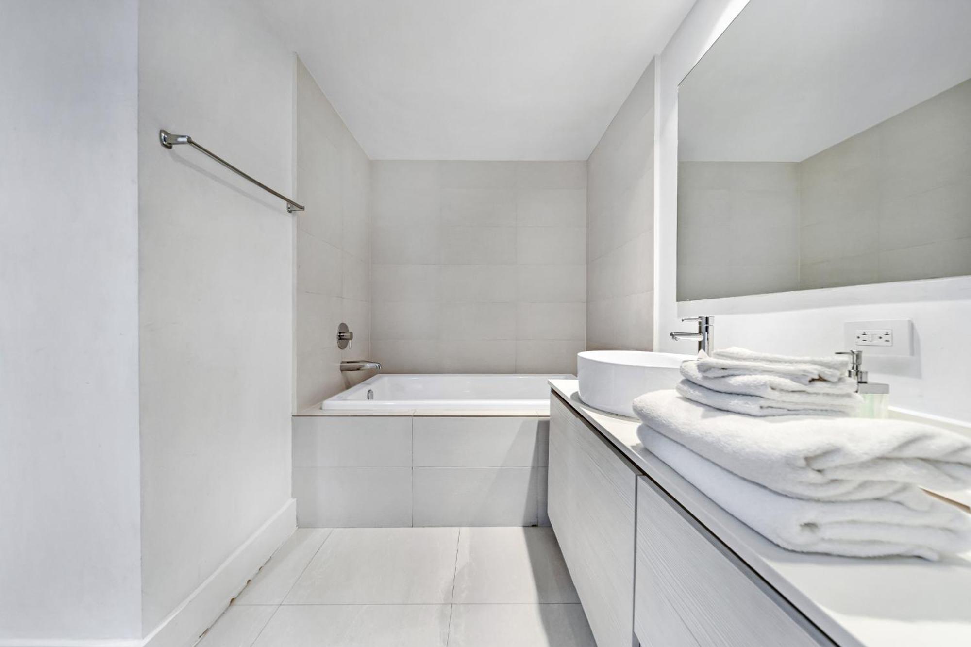 Resort-Style Living With Direct Ocean Views - 3Br Beauty Plaja Hallandale Exterior foto